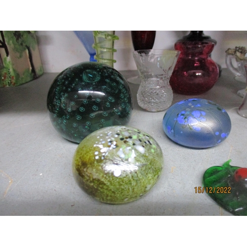 197 - A selection of glassware to include a pair of Victorian Vaseline Jack in the Pulpit vases with appli... 