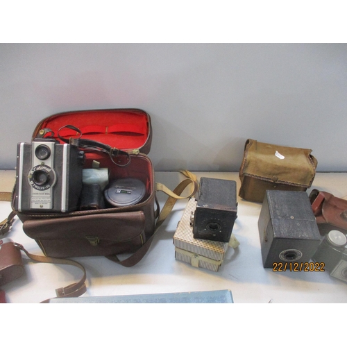 566 - A selection of vintage film cameras to include a Koda Baby Hawkeye Cosmic35, Coronet Twelve 20, Recu... 