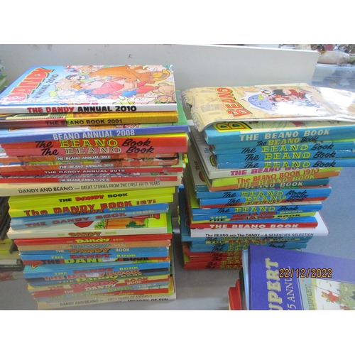 579 - A collection of Daily Express Rupert Bear annuals to include a 1991 facsimile of the 1939 Edition, 1... 