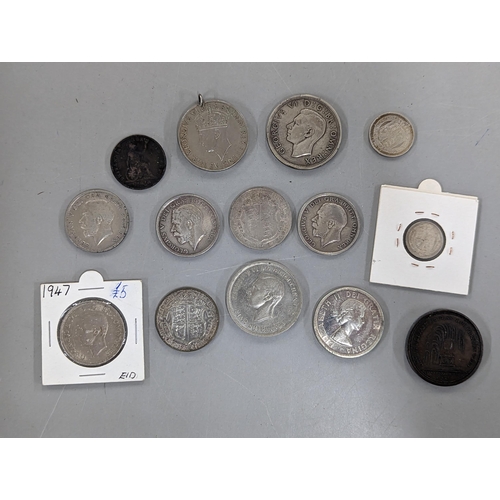 172 - A group of British coinage to include Victorian and later silver coinage, 1827 half penny, a 1817 co... 