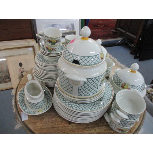 45 - A Villeroy & Boch Basket pattern part dinner service comprising approximately 61 pieces Location:A1F