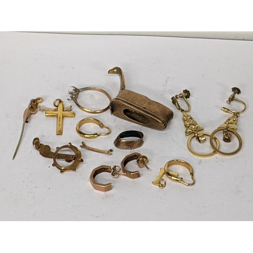 10 - Mixed 9ct, yellow metal and gold plated jewellery to include various earrings and other items, total... 