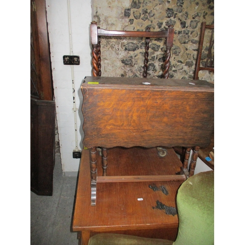 142 - An Early to mid 20th century oak pedestal desk with six pedestal drawers on square legs, 76cm x 122c... 