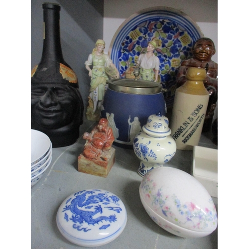 151 - A mixed lot of ceramics to include a 19th century Dutch pottery charger, 18th century Delft pottery ... 