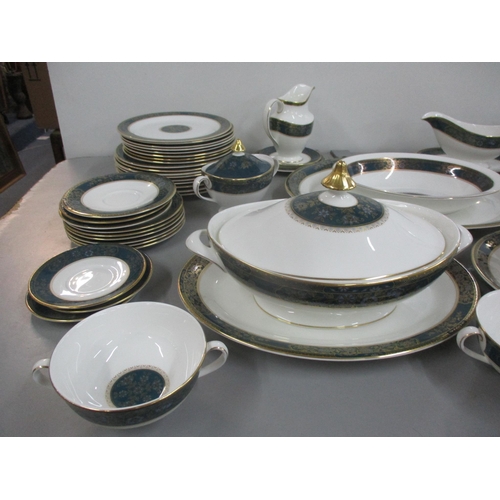 181 - Royal Doulton, Carlyle dinner service, to include lidded tureens, gravy boat and others
Location: 5.... 