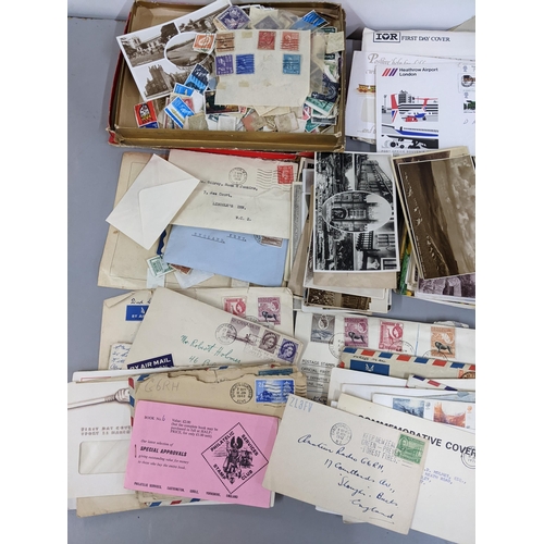 190 - A selection of postcards, franked envelopes, first day covers and loose stamps
Location: A2F