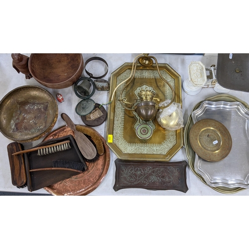 220 - A mixed lot to include a paper mache bowl, crumb tray and brush, weighing scales and other items
Loc... 