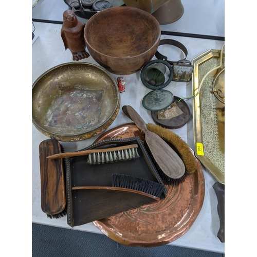 220 - A mixed lot to include a paper mache bowl, crumb tray and brush, weighing scales and other items
Loc... 