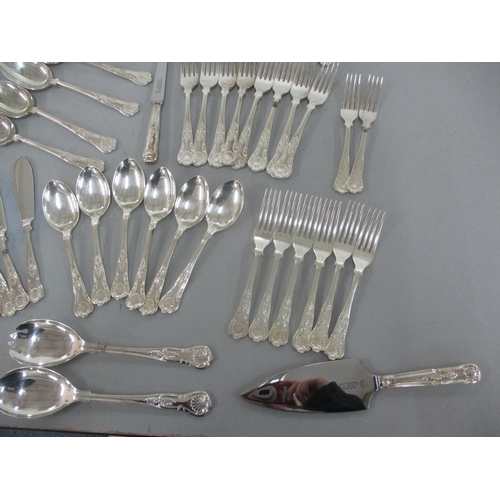 258 - A selection of George Sheffield silver plated cutlery, Heirloom collection, King Design, approx 90
L... 