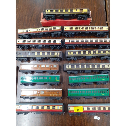 311 - A quantity of Hornby Dublo metallic carriages to include the Pullman Aries
Location: RAM