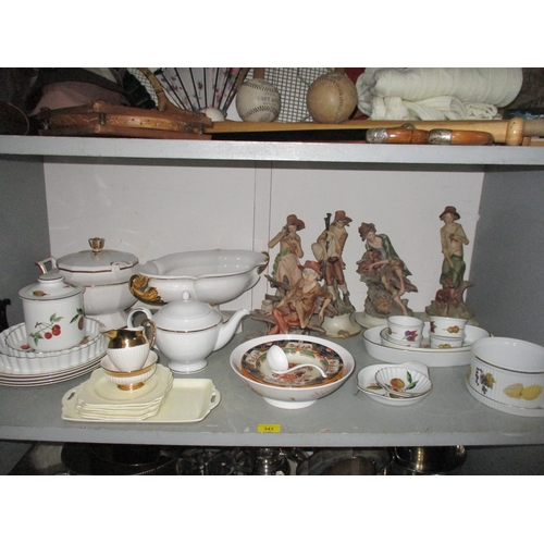 343 - A mixed lot of ceramics to include a Caverswall tureen and ladle, Royal Doulton plates, Continental ... 