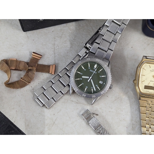 426 - A group of mixed wristwatches to include Seiko, Sekonda, Casio and Westclox (7)
Location: 7.5