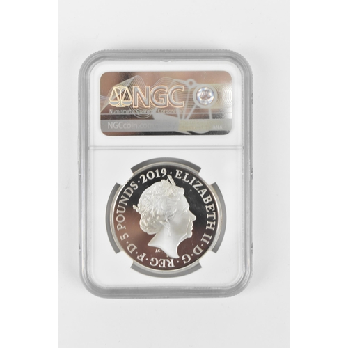 108 - United Kingdom - Elizabeth II (1952-2022) two commemorative silver proof 5 Pound coins to include 20... 