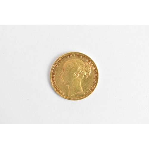 49 - United Kingdom - Victoria (1837-1901) Sovereign, dated 1876, London mint, young uncrowned bust of Qu... 