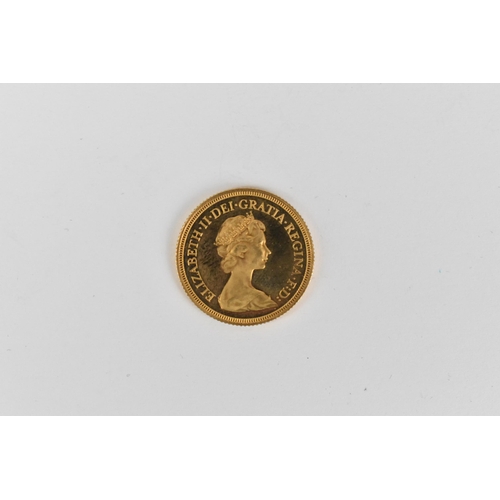 74 - United Kingdom - Elizabeth II (1952-2022) Sovereign, dated 1979, second crowned portrait of Queen El... 