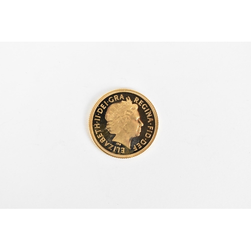 75 - United Kingdom - Elizabeth II (1952-2022) Sovereign, dated 2000, fourth portrait, right, ./. St Geor... 