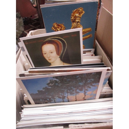 248 - A quantity of mainly mid to late 20th century postcards to include those depicting Kings and Queens ... 