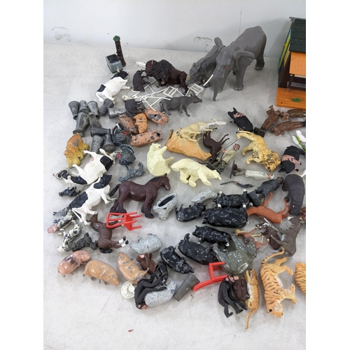 137 - A mixed lot of plastic and lead Britains animals and figures
Location:RWB