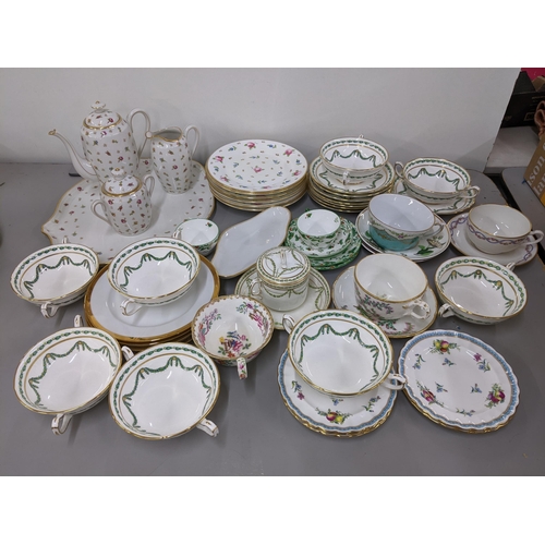 141 - A mixed lot of porcelain to include a Legrand & Co Limoges part tea set, Victorian Coalport plates, ... 