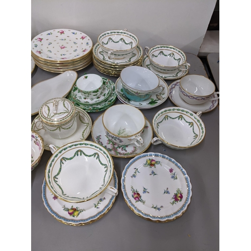 141 - A mixed lot of porcelain to include a Legrand & Co Limoges part tea set, Victorian Coalport plates, ... 