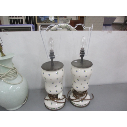 28 - A mixed lot of lighting to include a floral chandelier and six table lamps Location:RAB