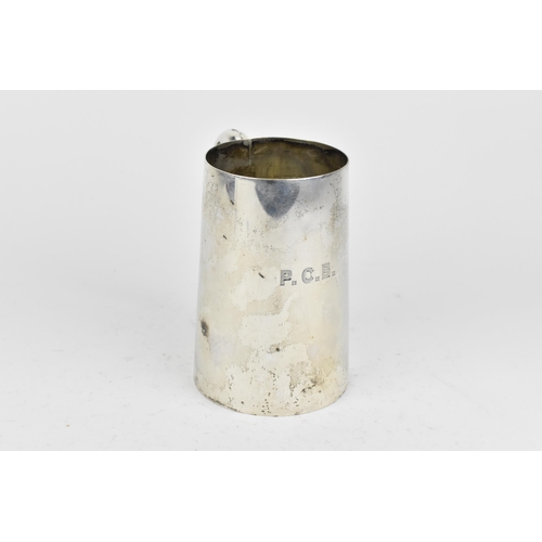 436 - A George V silver tankard by Walker & Hall, Sheffield 1928, of tapered cylindrical form with hoop ha... 