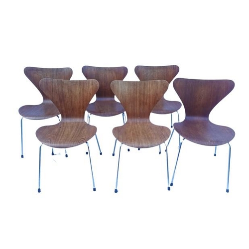 111 - A set of six Arne Jacobson style teak chairs, series '7', with chrome legs, 74.5 cm high