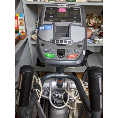 97 - An Horizon Elliptical trainer model Traverse 5, 12v serial number EP513C1011CX00011 
working order
L... 