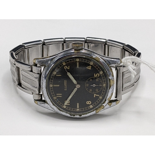 47 - An Silvana, German WW2 military, gents, manual wind, nickel plated wristwatch, having a black dial w... 