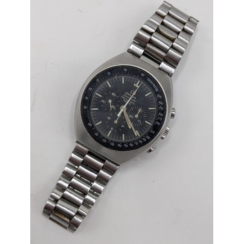 59 - An Omega Speedmaster, chronograph, manual wind, stainless steel gents wristwatch, circa 1970, the bl... 