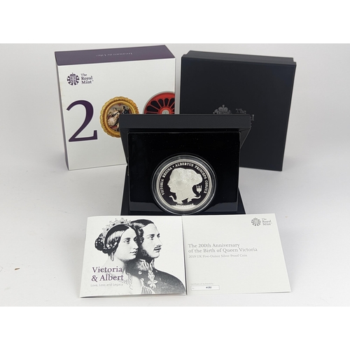 118 - United Kingdom - Elizabeth II (1952-2022) Royal Mint The 200th Anniversary of the Birth of Queen Vic... 