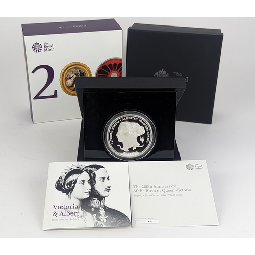 118 - United Kingdom - Elizabeth II (1952-2022) Royal Mint The 200th Anniversary of the Birth of Queen Vic... 