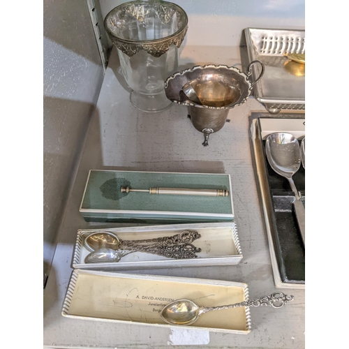 116 - A mixed lot of silver and silver plate and other metalware to include a small silver wine coaster wi... 