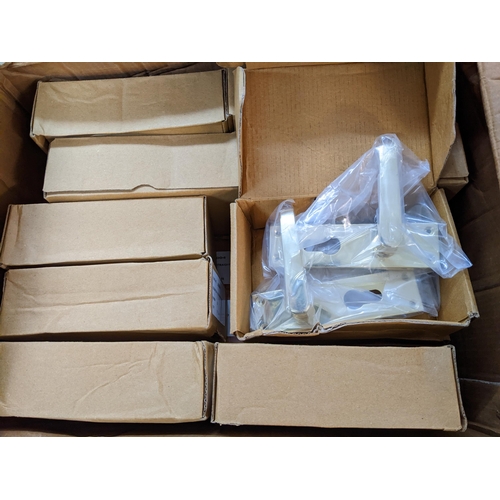 121 - A box of modern brass straight lever door handles, approximately 30 pairs Location: G