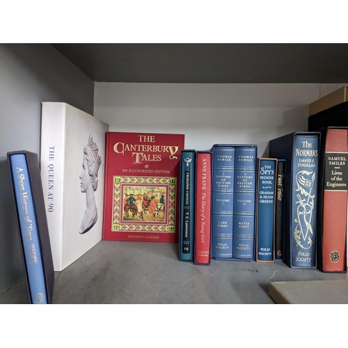 139 - A collection of Folio Society books and others to include a two volume set of Thomas Bewick 'A Histo... 