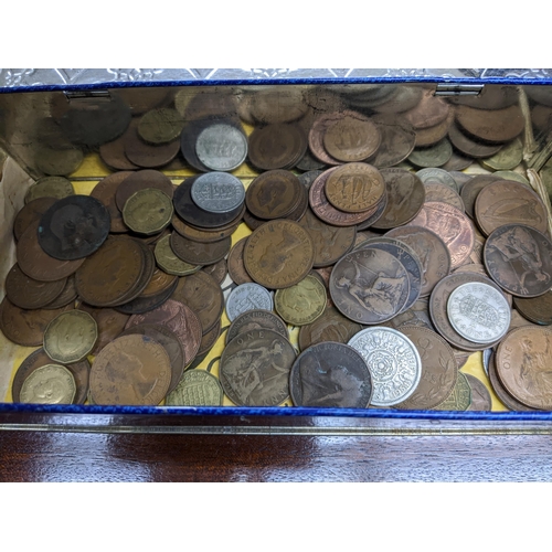 168 - A small group of British, American coinage, along with commemorative coins to include some pre 1948 ... 