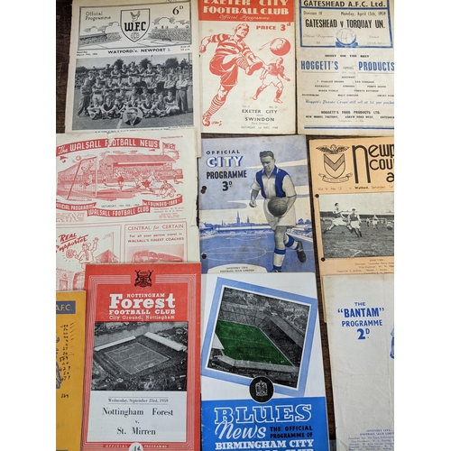 267 - 1940's - 60's football programmes to include 1958 FA cup final Many Utd v Bolton, 1957 Man Utd v Bla... 