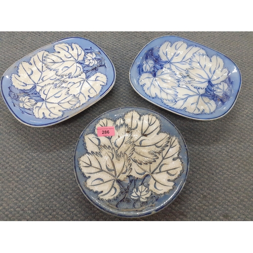 286 - A Majolica blue leaf part serving set and other ceramics to include Wedgwood
Location: RAB