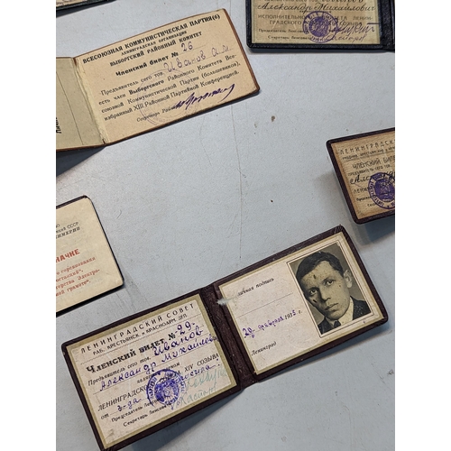 293 - A group of Soviet 1929-1949 Leningrad Council and other ID cards to include Leningrad Council of Wor... 