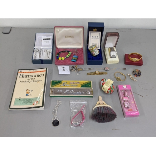 319 - A mixed lot to include Sekonda watch, bracelet, earring and a necklace, Casio Quartz manual wind wat... 