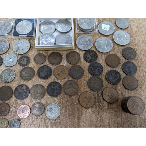 61 - A mixed lot of mainly British commemorative and coinage to include a 1924 British Exhibition medal, ... 