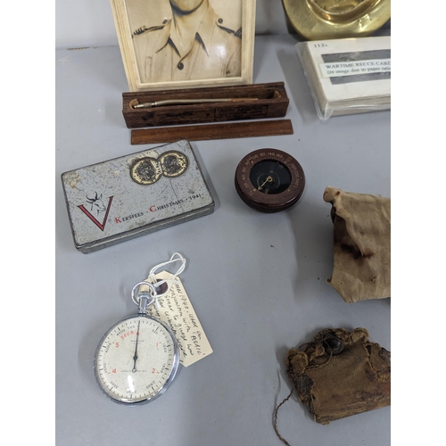 88 - WWII Military interest to include a Waltham Admiralty Pattern No.6 Torpedo Timer Stopwatch, a WWII U... 