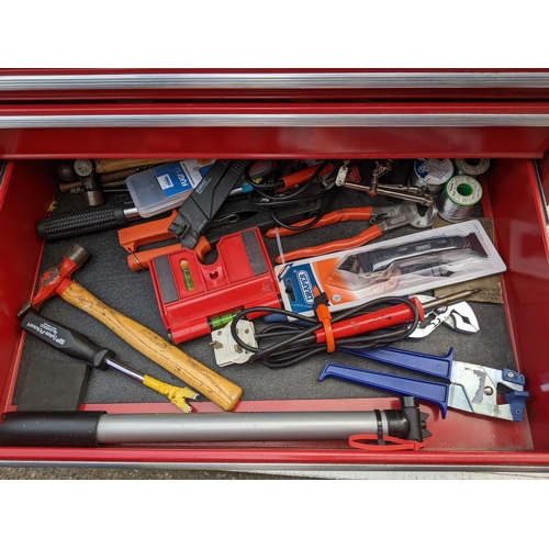 241 - A large Stack-On Professional Series tool chest containing mixed tools to include snap-on spanners, ... 