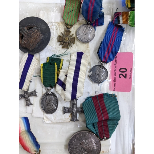 20 - Mixed Military Interest: WWI and later items to include a 1914-1918 British War Medal awarded to S4-... 