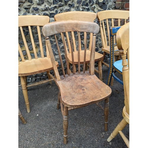 370 - A group of eight 19th century and later country and kitchen chairs to include a set of four slat bac... 