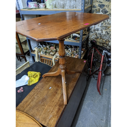 375 - A Georgian mahogany gateleg table on square legs with shaped edges 72cm x 107cm x 44cm when unextend... 