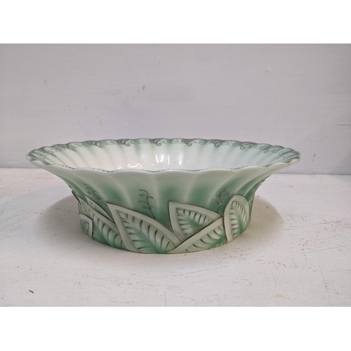 492 - A Royal Worcester 1932 bowl with register applied for never went into production, 24cm dia
Location:... 