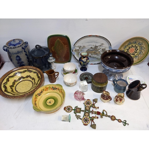 500 - Pottery and china to include vases, dishes, plates and other decorative items
Location: LWB