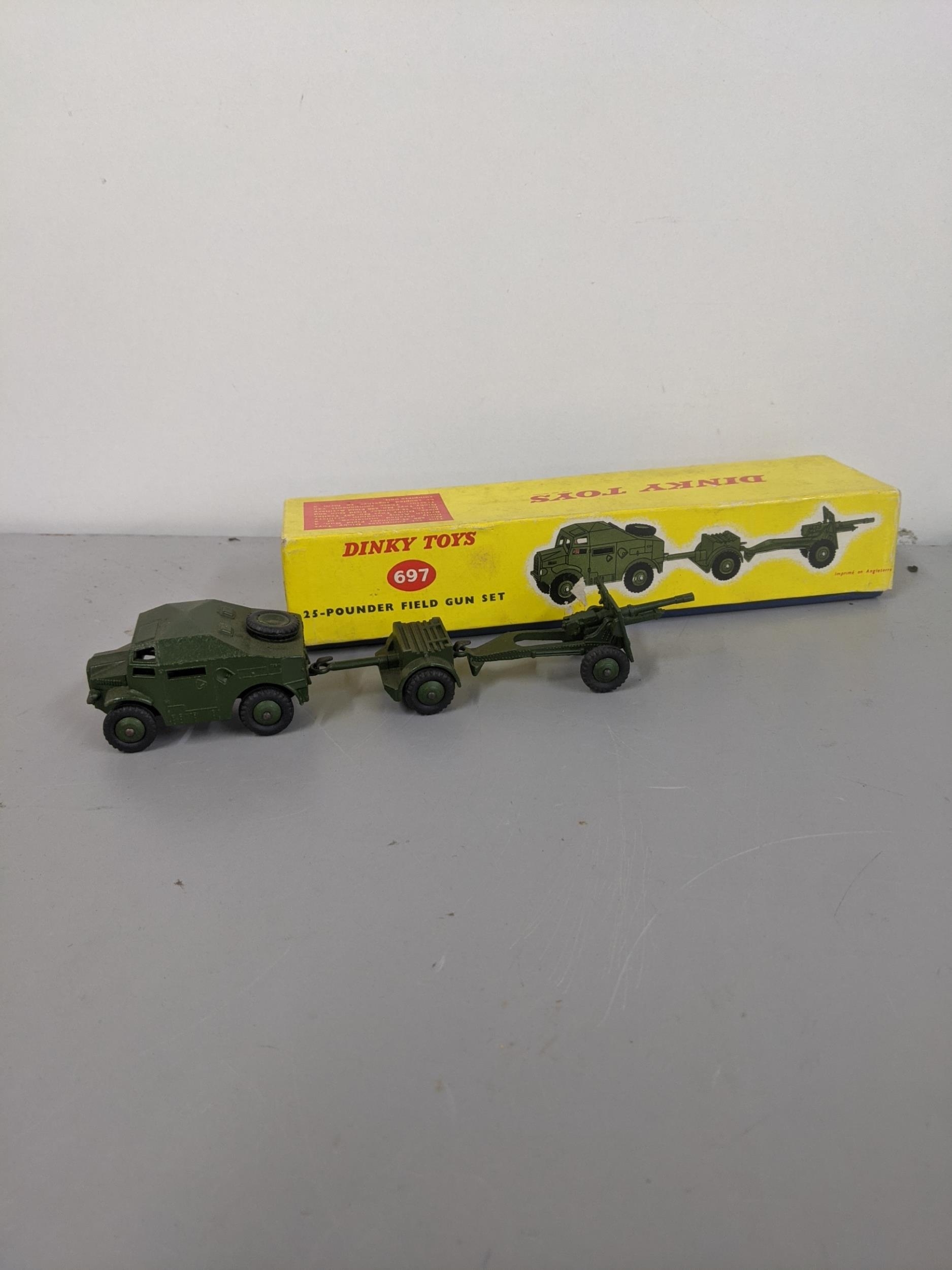 Dinky Toys No 697 25-pounder field gun set Location:SR