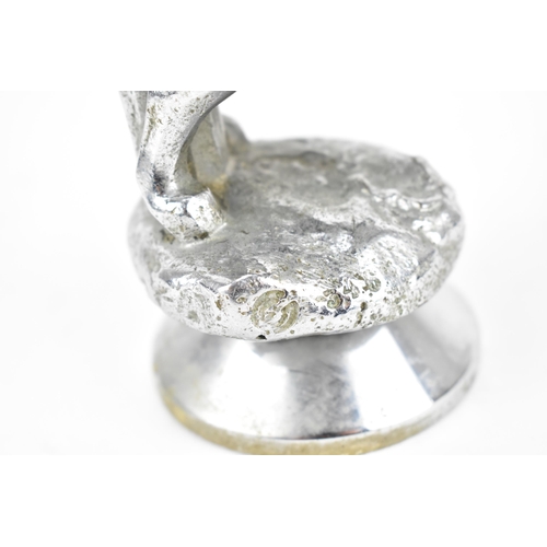 241 - An early 20th century Art Deco nikel plated bull dog car mascot, mounted on radiator cap, the dog de... 